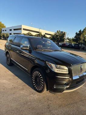 Burgundy Velvet Metallic Tinted Clearcoat 2018 Lincoln Navigator Black Label