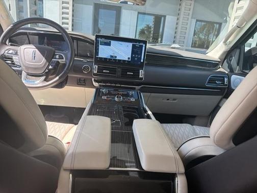 2023 Lincoln Navigator L Black Label