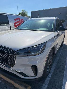 Pearl Metallic 2025 Lincoln Aviator Premiere