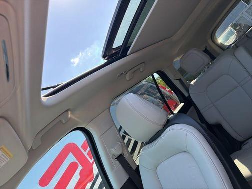 Pearl Metallic 2025 Lincoln Aviator Premiere