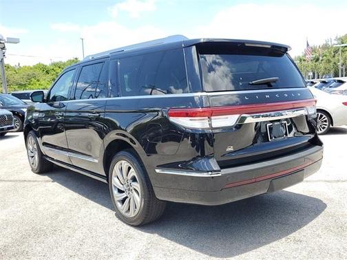 2023 Lincoln Navigator L Reserve