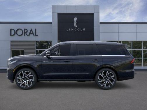 Black Metallic 2026 Lincoln Navigator Black Label