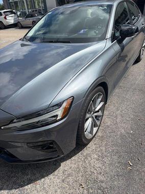 2021 Volvo S60 T5 Momentum