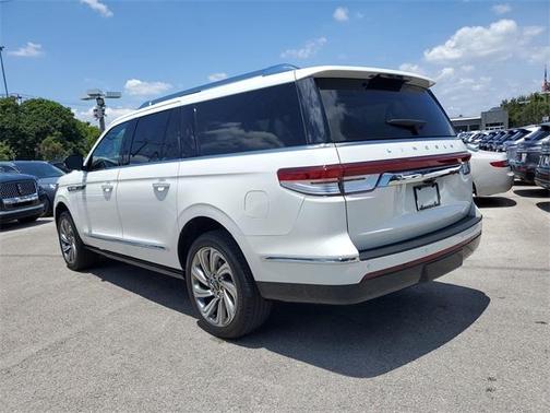 2023 Lincoln Navigator L Reserve