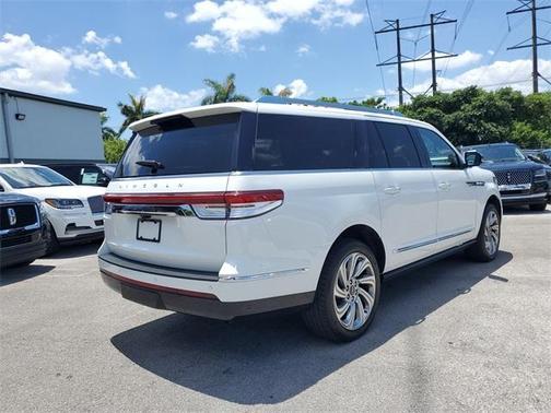 2023 Lincoln Navigator L Reserve