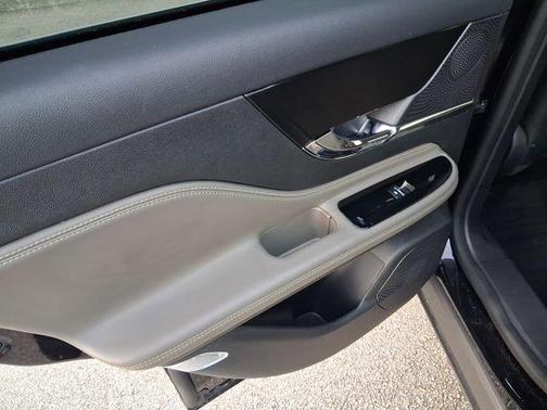 Black Metallic 2024 Lincoln Corsair Premiere
