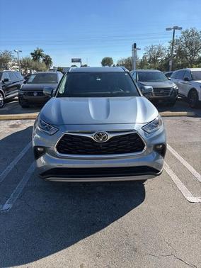 2024 Toyota Highlander Platinum