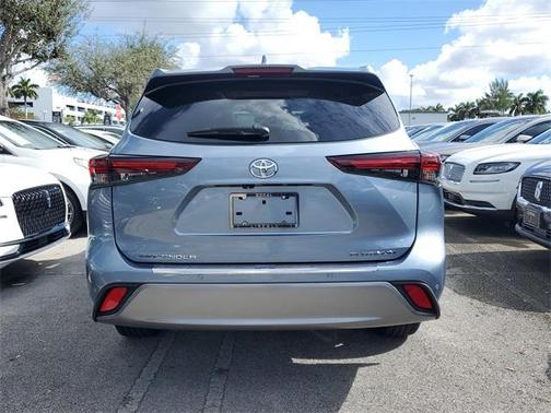 2024 Toyota Highlander Platinum