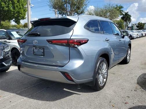 2024 Toyota Highlander Platinum