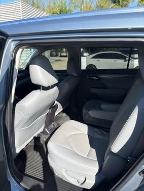 2024 Toyota Highlander Platinum
