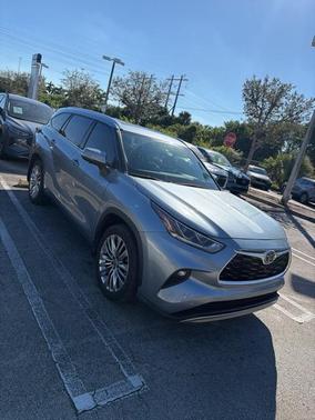 2024 Toyota Highlander Platinum
