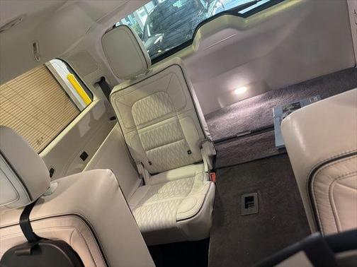 White Metallic 2022 Lincoln Navigator Black Label