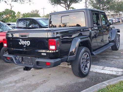 Black Clearcoat 2022 Jeep Gladiator Overland