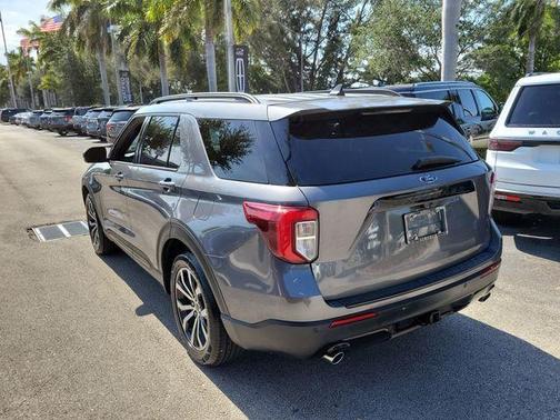 Gray Metallic 2023 Ford Explorer ST-Line