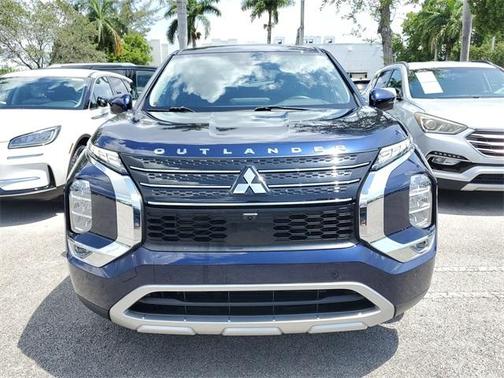 2024 Mitsubishi Outlander SE