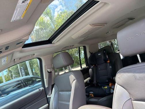 White Frost Tri-Coat 2018 GMC Yukon XL Denali