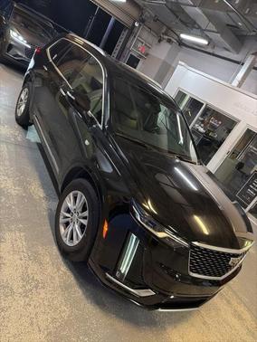 2022 Cadillac XT6 Luxury FWD