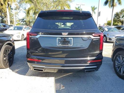 2022 Cadillac XT6 Luxury FWD