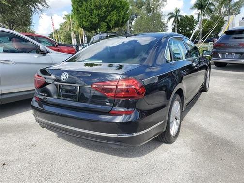 2018 Volkswagen Passat 2.0T SE