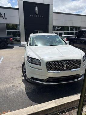 White Metallic 2022 Lincoln Nautilus Standard