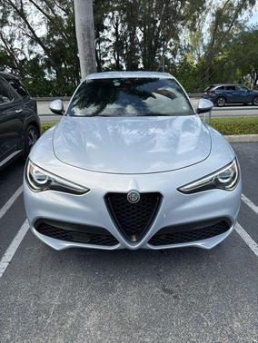 Moonlight Gray Metallic 2023 Alfa Romeo Stelvio Sprint