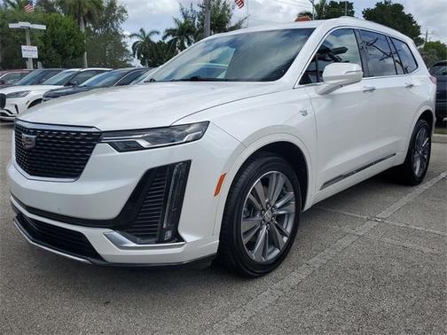2022 Cadillac XT6 Premium Luxury FWD