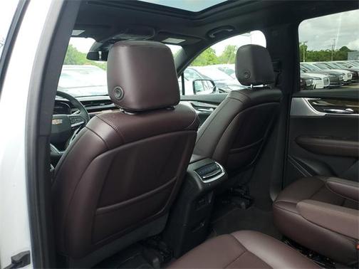 2022 Cadillac XT6 Premium Luxury FWD