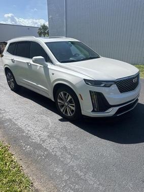 2022 Cadillac XT6 Premium Luxury FWD
