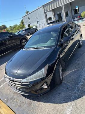 2019 Hyundai ELANTRA SE