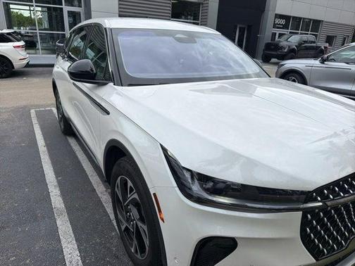White Platinum Clearcoat Metallic 2024 Lincoln Nautilus Premiere