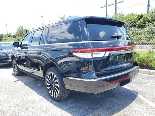 2022 Lincoln Navigator L Black Label