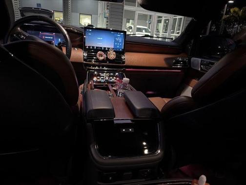 Black Metallic 2023 Lincoln Navigator L Reserve