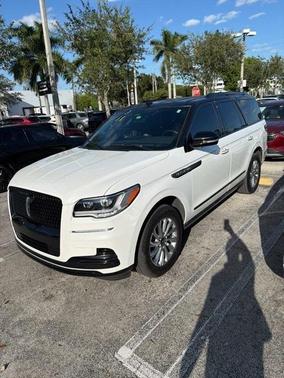 2022 Lincoln Navigator Standard