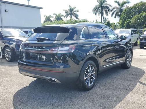 2022 Lincoln Nautilus Standard