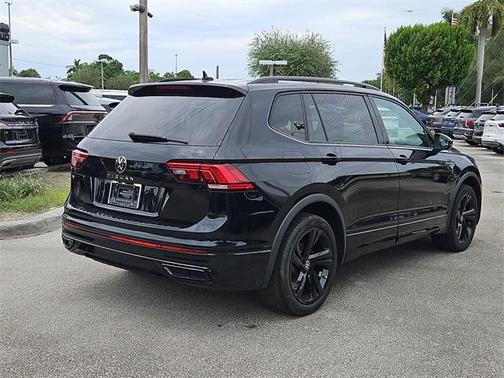 2023 Volkswagen Tiguan 2.0T SE R-Line Black