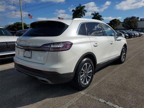 2022 Lincoln Nautilus Standard