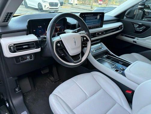 Black Metallic 2025 Lincoln Aviator Premiere
