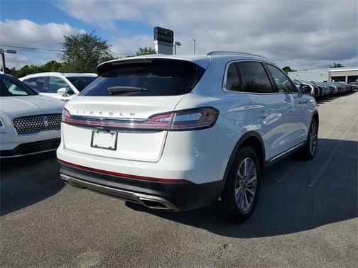 2022 Lincoln Nautilus Standard