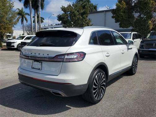 2022 Lincoln Nautilus Black Label