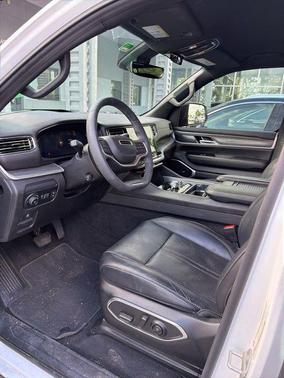 Bright White Clearcoat 2023 Jeep Wagoneer Series III