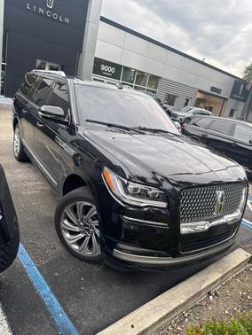 2022 Lincoln Navigator L Reserve