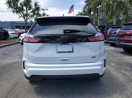 2022 Ford Edge SE