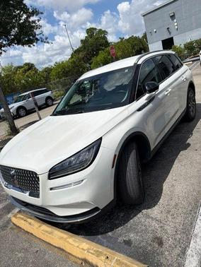 White Metallic 2022 Lincoln Corsair Standard