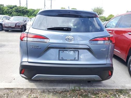2023 Toyota Corolla Cross XLE
