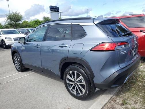 2023 Toyota Corolla Cross XLE