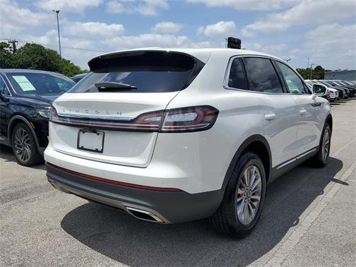 2022 Lincoln Nautilus Standard