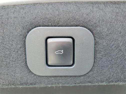 2017 Lincoln Continental Select