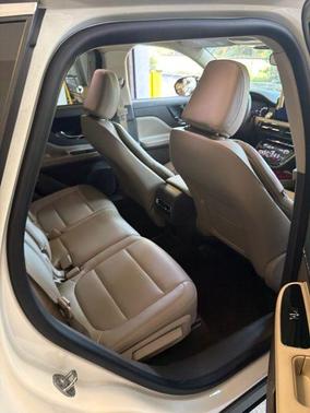 White Metallic 2022 Lincoln Corsair Standard