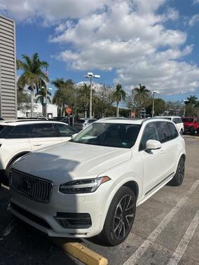 2023 Volvo XC90 B5 Plus