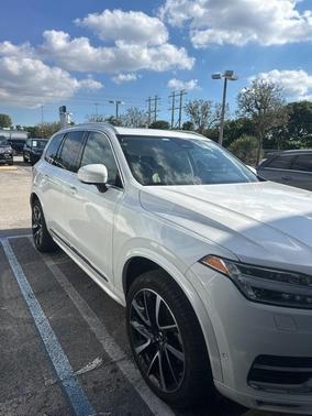 2023 Volvo XC90 B5 Plus